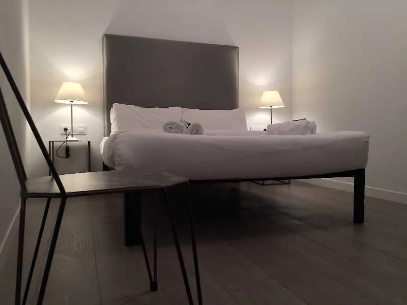 No 15 - The Streets Apartments Barcelona 0*,  Spanien